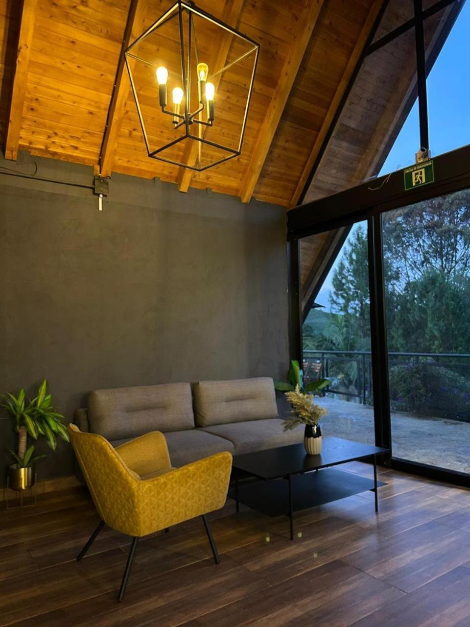 Gretel Chalets Suizo Guatape Bagian luar foto