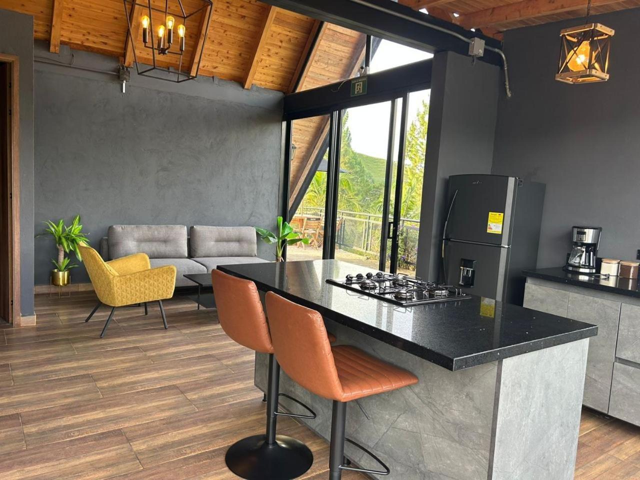 Gretel Chalets Suizo Guatape Bagian luar foto
